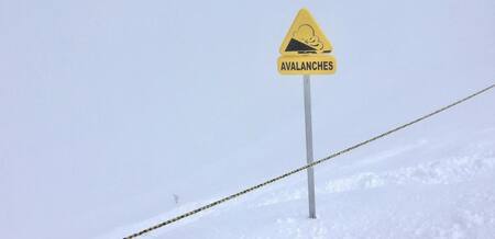 Aviso de zona de avalanchas. Foto: Twitter.