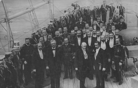 El "abrazo del estrecho" que salvó a la Argentina de una guerra. Foto: Archivo General de la Nación