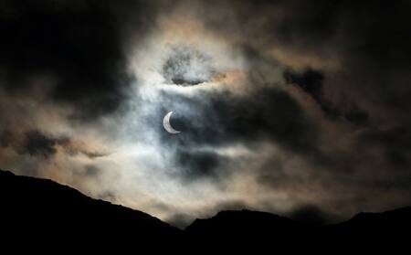 Eclipse solar del 29 de marzo de 2025. Foto: Reuters / Leonhard Foeger.