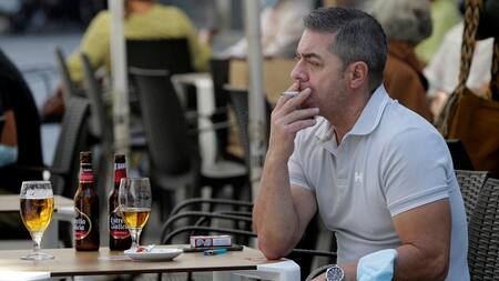 Coronavirus, España, pandemia, fumadores, Reuters
