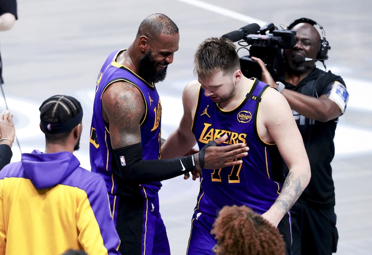 LeBron James y Luka Doncic; Los Angeles Lakers. Foto: Reuters (Kevin Jairaj)
