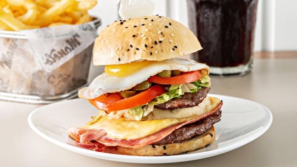 Parada obligatoria en Mar del Plata: cuánto sale almorzar o cenar en Manolo en diciembre 2025