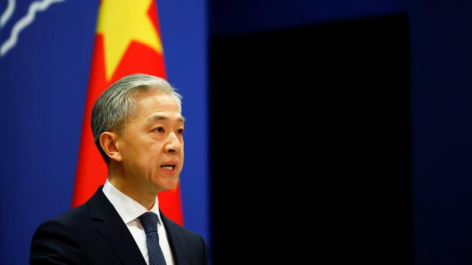 El portavoz del Ministerio de Asuntos Exteriores chino, Wang Wenbin. Foto: REUTERS.