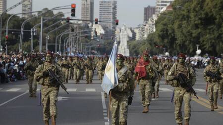 Desfile Patrio por 9 de julio: participaron 4.000 efectivos y veteranos de guerra