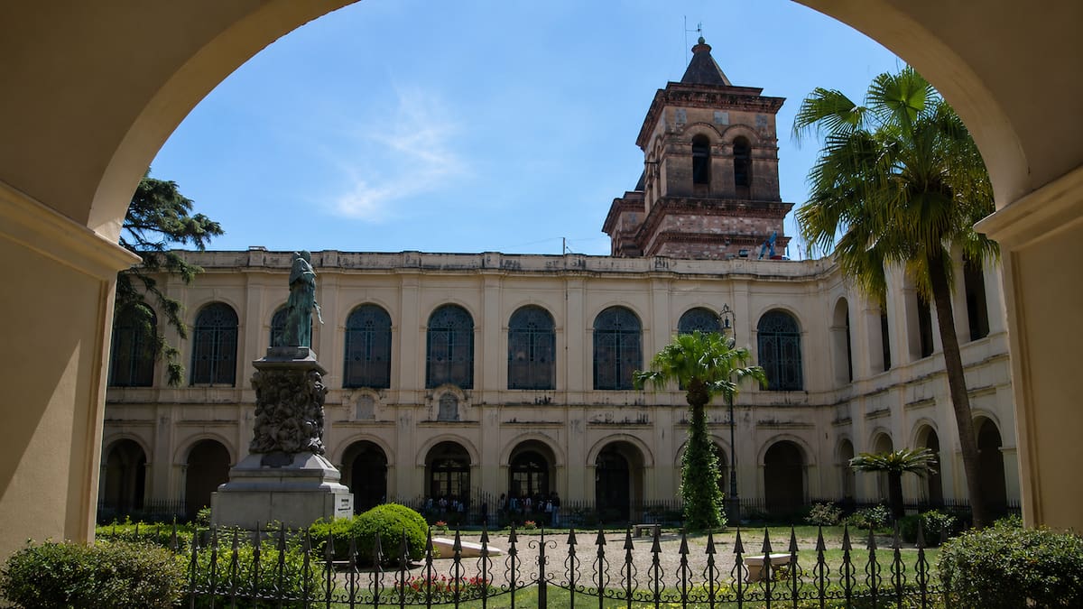 Secretos de la universidad más antigua de Argentina: nació antes que el país y cambió América Latina
