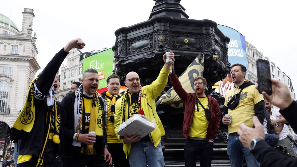 Fanáticos del Borussia Dortmund en la previa de la final de la Champions League 2023/24. Foto: Reuters.