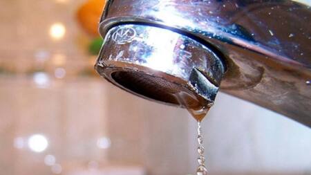 AySA, pedido de uso racional de agua. Foto: Télam