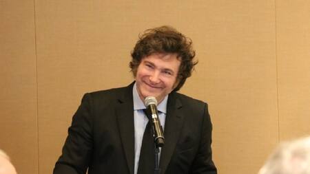 Javier Milei participó de un encuentro con empresarios, inversores y profesores expertos en Inteligencia Artificial