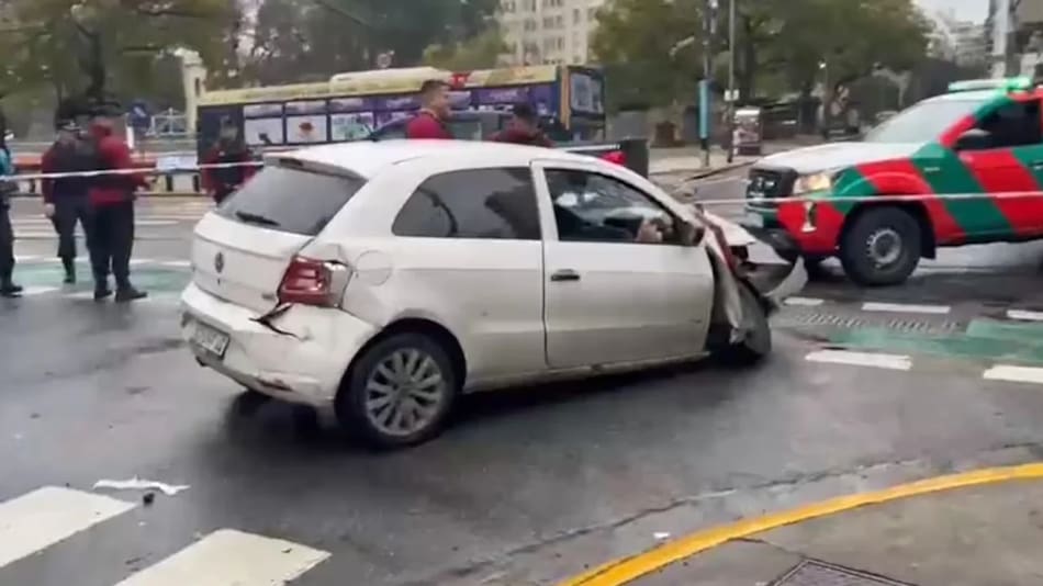 Violento choque frente a la Facultad de Medicina de la UBA.