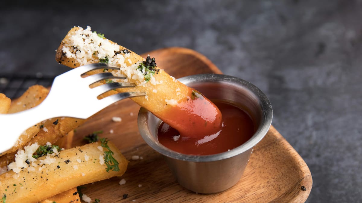 Papas con queso parmesano. Fuente: Pexels