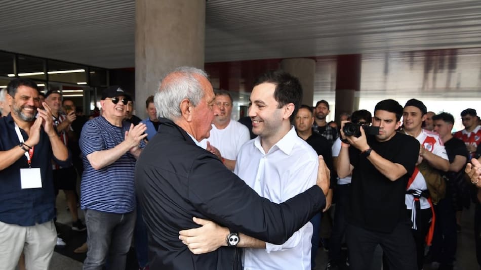 D'Onofrio felicitando a Di Carlo