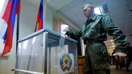 Votaciones en Rusia. Foto: NA