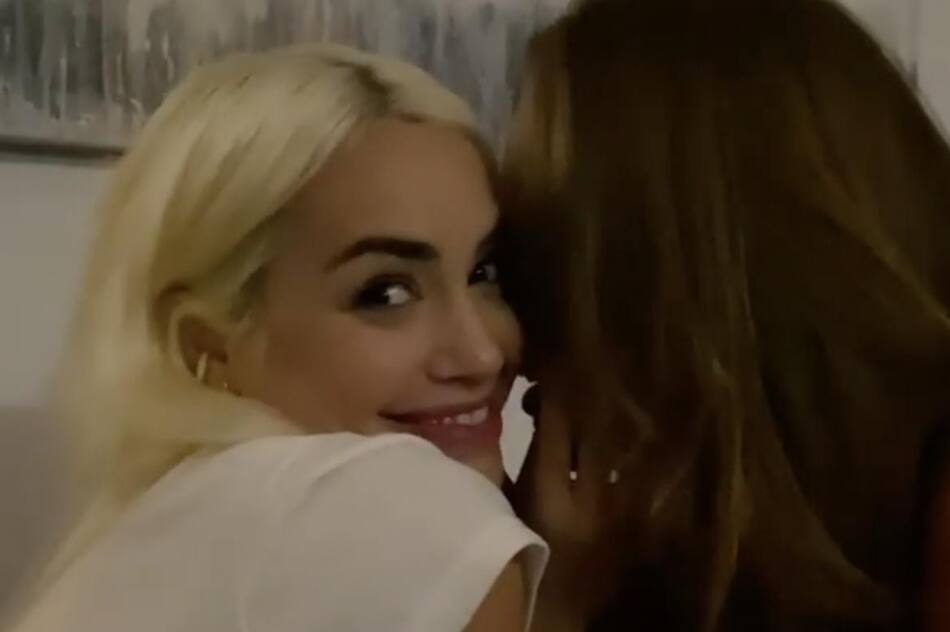 Lali Espósito y Alejandra Efímer, beso en la boca, INSTAGRAM