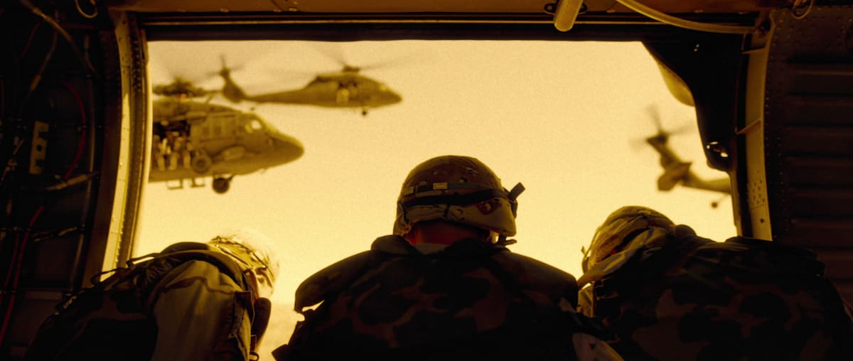 Cómo sobrevivimos a la caída de los Black Hawk. Foto: Netflix.