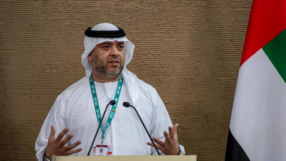 Director General de la conferencia climática COP28, el Embajador Majid Al Suwaidi, habla con periodistas durante la Conferencia de las Naciones Unidas sobre el Cambio Climático (COP28) de 2023. EFE