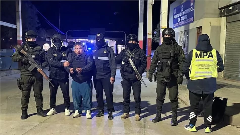 Traslado a la Argentina de Lázaro Víctor Sotacuro, quinto sospecho de femicidios de Florencio Varela.
