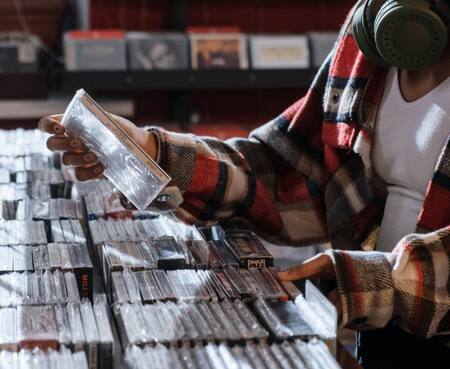 Discos, música, CD. Foto: Pexels.