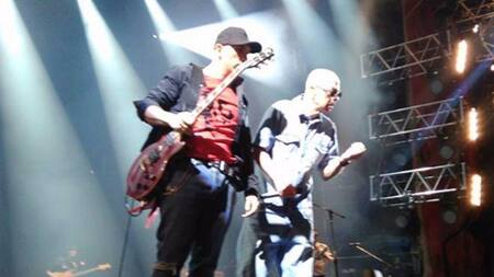 Indio Solari detiene recital por avalancha