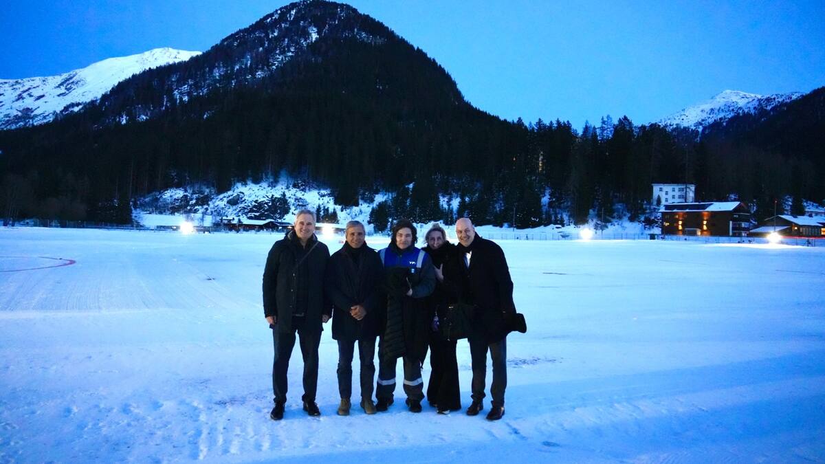 El presidente viajó con Luis Caputo, Federico Sturzenegger, Pablo Quirno y Karina Milei.