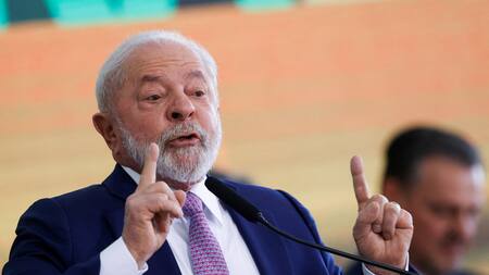 Lula da Silva sancionó una ley de igualdad salarial para hombres y mujeres. Foto: Reuters.