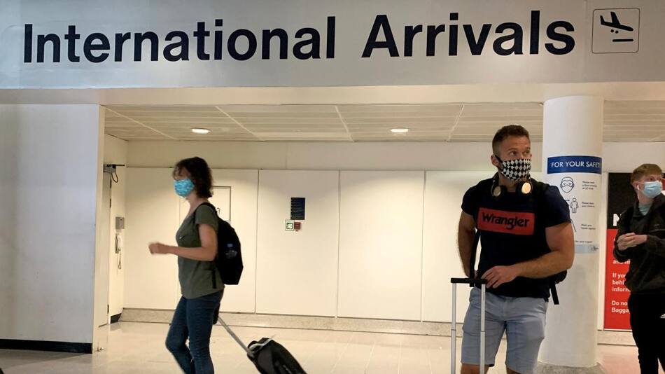 Coronavirus en Reino Unido, aeropuerto, REUTERS