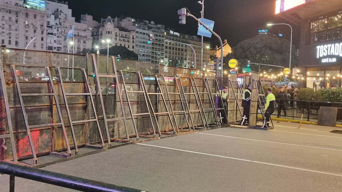 Operativo en el Obelisco por el partido de Argentina