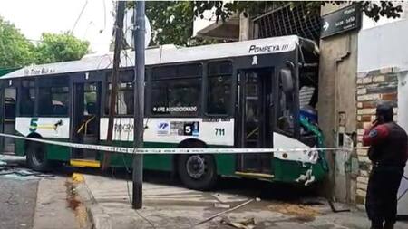 Choque incrustrado en un taller. Foto: NA.