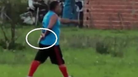 Corrientes: un policía perdió un partido de fútbol, sacó su arma y le disparó al equipo rival
