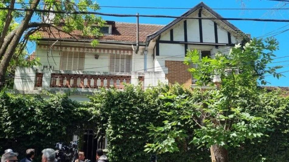 El domicilio de Haedo al 900, allanado por el doble crimen de Vicente López. Foto: NA.