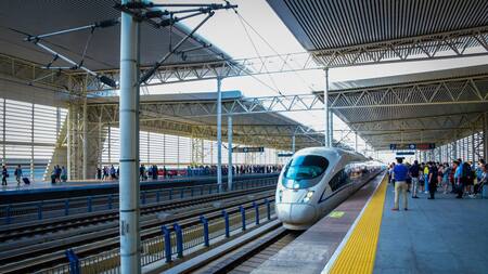 Trenes en China. Foto: Unsplash.