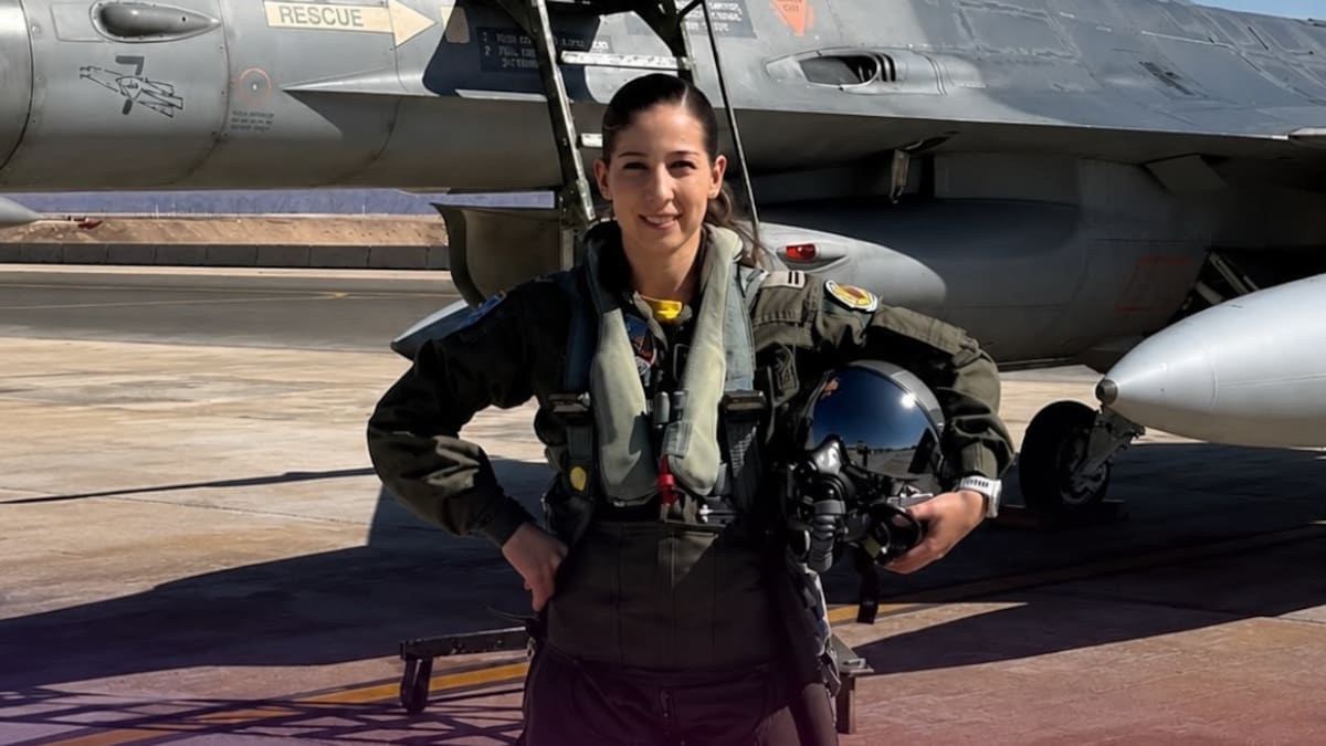 Francisca Caces Arias, la primera mujer de Sudamérica en graduarse como piloto de F-16.