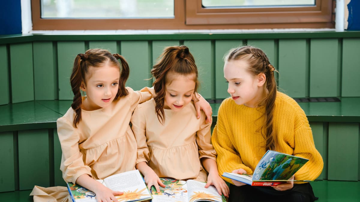 La moda para las más pequeñas del hogar: los cuatro peinados para niñas que marcan tendencia en este invierno 2025