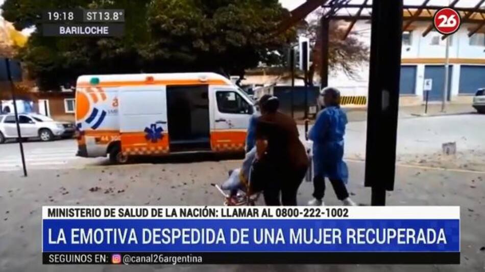 Mujer de 60 años, curada de coronavirus, fue despedida con aplausos del hospital, CANAL 26