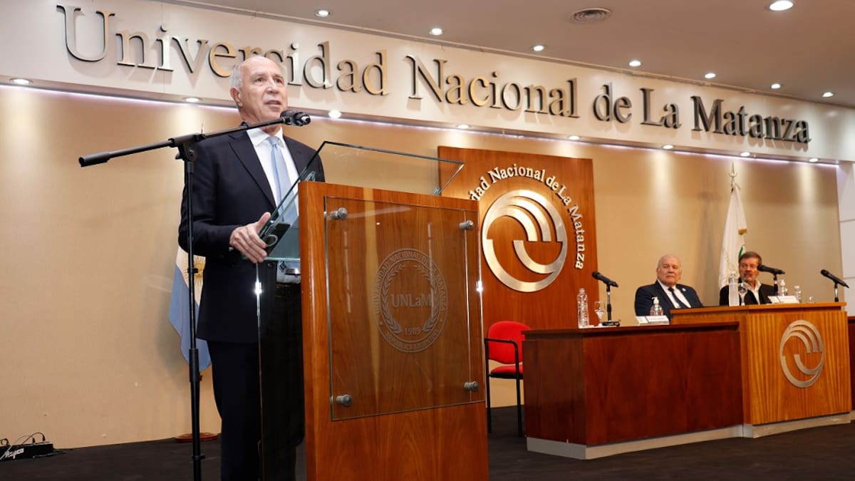 Ricardo Lorenzetti brindó una conferencia magistral en la UNLaM