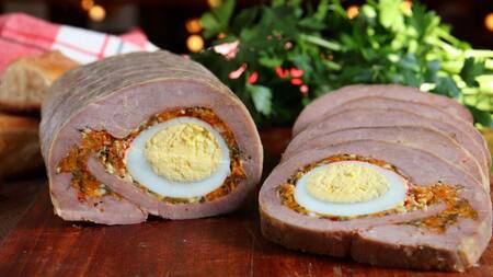 El matambre arrollado, la comida navideña que no puede faltar. Foto: Pinterest.