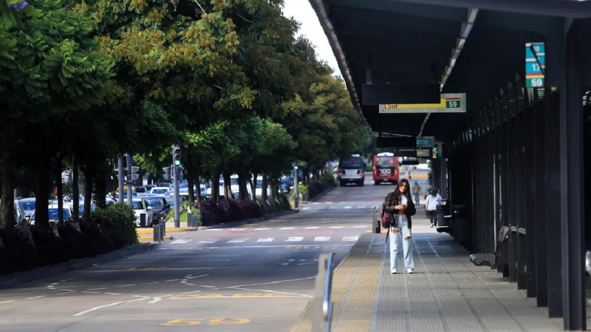 Los colectivos tendrán un esquema especial durante el partido entre Argentina e Inglaterra por el Mundial 2026. Las frecuencias se modificarán desde las 16 en el AMBA. Foto: NA.