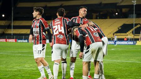 Central Córdoba goleó a Cerro Largo en Uruguay y se metió en los octavos de final de la Copa Sudamericana