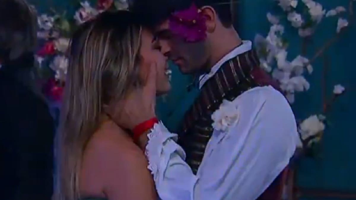 Gran Hermano: Nicolás y Florencia tuvieron sexo por primera vez, pero los interrumpió un inconveniente
