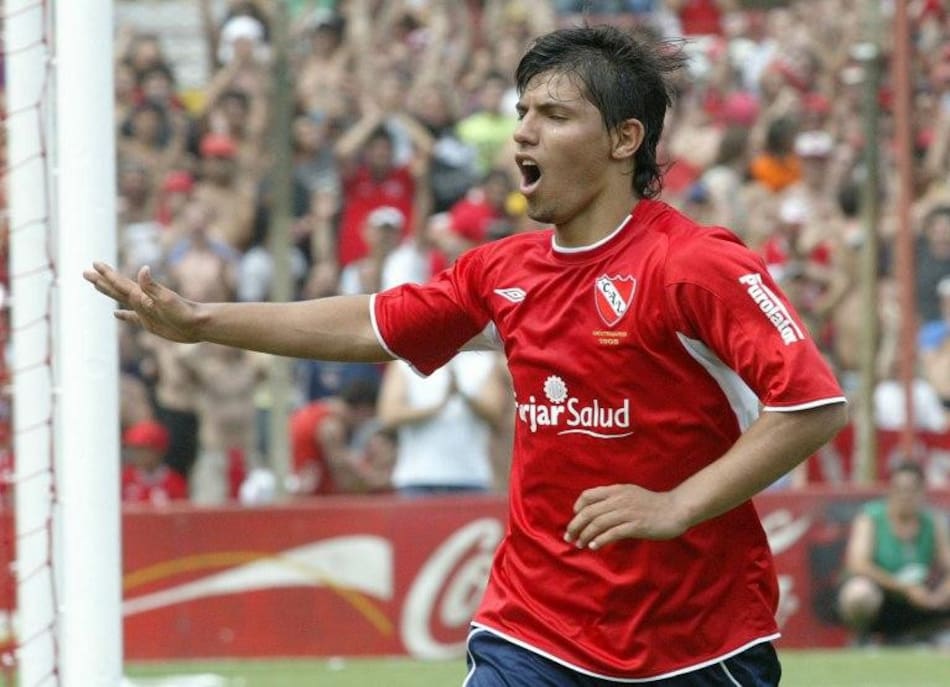 El Kun Agüero cuando jugaba en Independiente. Foto: NA.
