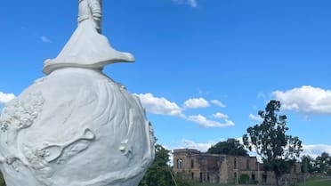 Inspiró a Saint-Exupéry: el castillo de 135 años que sufrió un misterioso incendio y hoy es el favorito del turismo