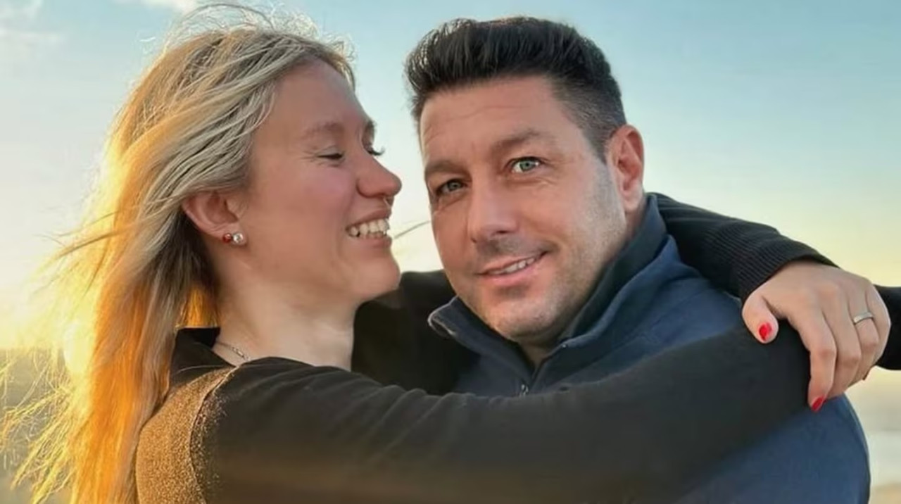 Martín Fernández Loza, el piloto muerto en San Fernando, junto a su novia. Foto: Instagram @franubernasconi.