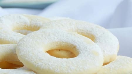 Anillos azucarados de limón. Foto Freepik