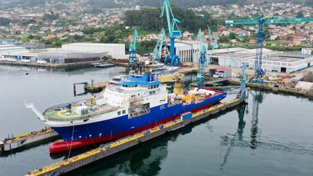 El Falkor (too), el buque oceanográfico operado por el Schmidt Ocean Institute.