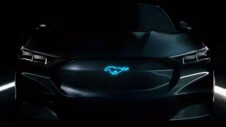 Ford y su batalla contra Tesla: fabricará SUV eléctrico inspirado en el Mustang