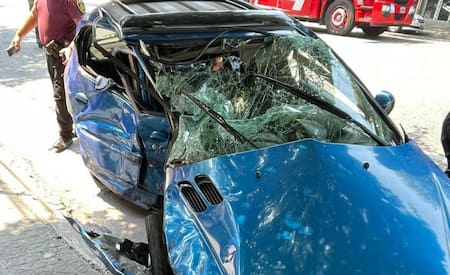 Robó a un taxista, lo llevó a toda velocidad en el capó: chocó y lo mató