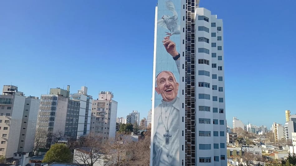 Inauguran el mural del Papa Francisco en La Plata