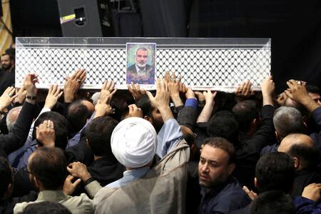 Masivo funeral de Ismail Haniyeh, líder político de Hamás. Foto: Reuters.