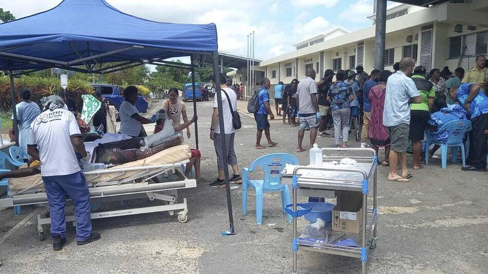 Los centros de salud deben atender a decenas de personas afectadas por el terremoto en Vanuatu. Foto: EFE.