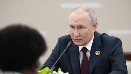 Vladimir Putin abrió la cumbre entre Rusia y África. Foto: EFE.