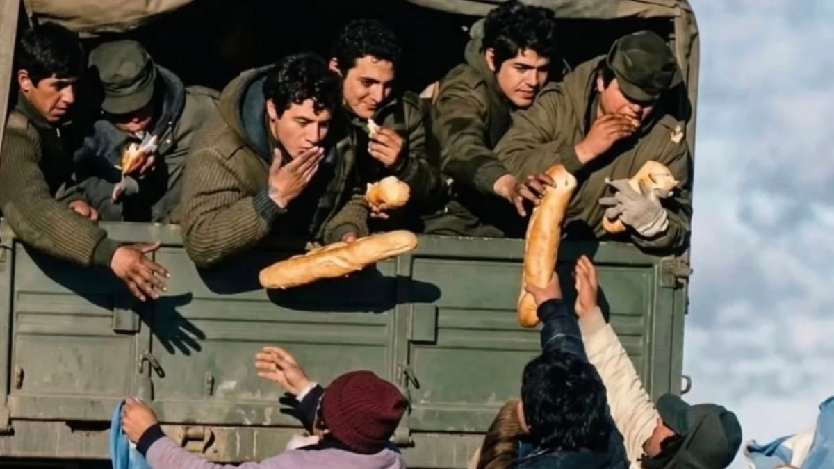 Malvinas: cuando un pueblo eligió quedarse sin pan para recibir a sus héroes